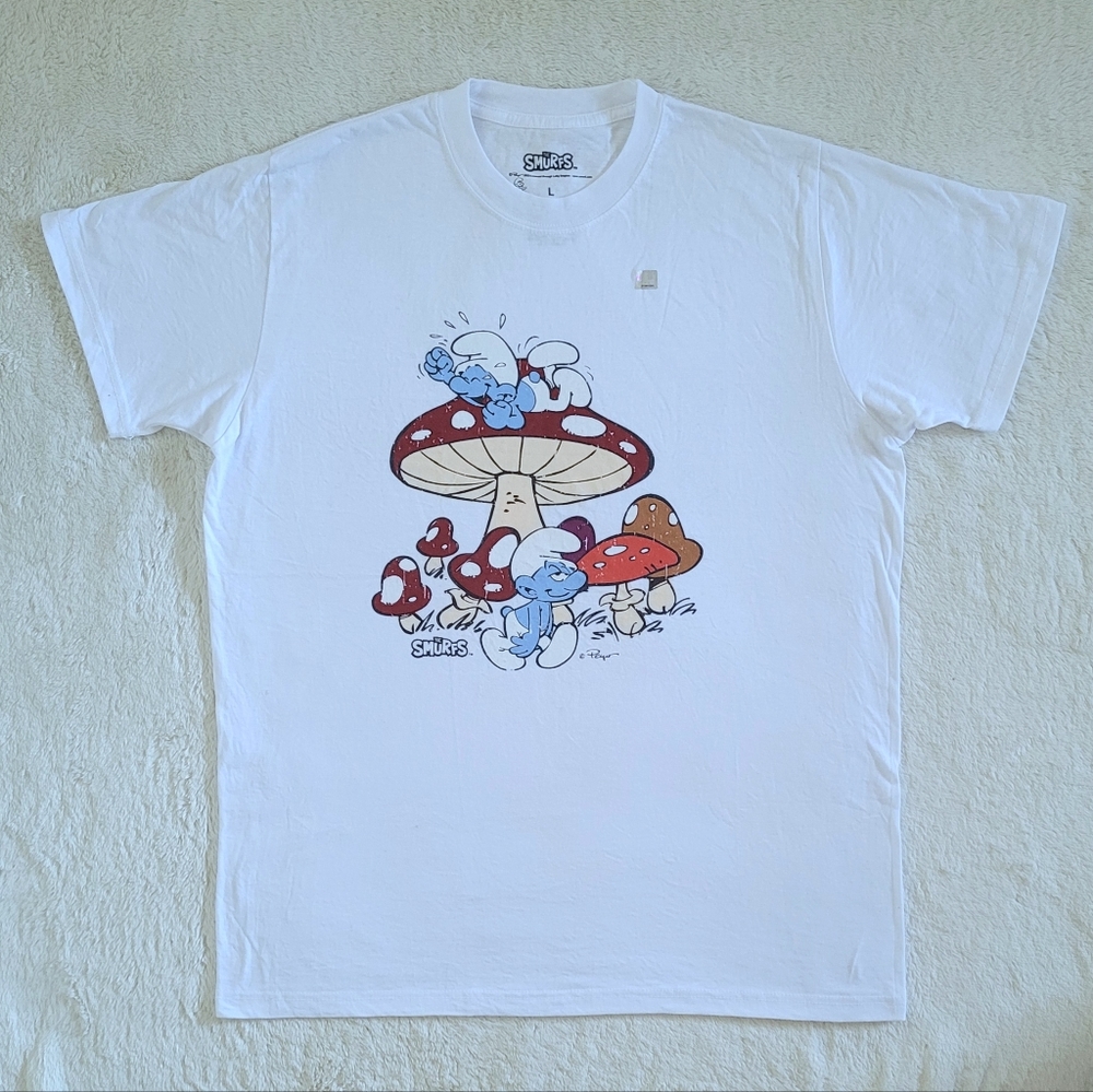 The Smurfs💙 Graphic Tee👕 - NWT